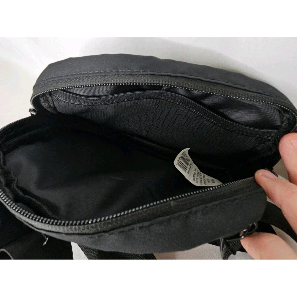 Womens Black Cross Body/ Adjustable Waist Bag Belt Bag